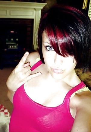 25P Emo girls