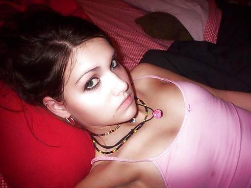 25P Emo girls