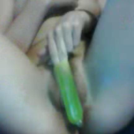 19P Green dildo pink pussy :)