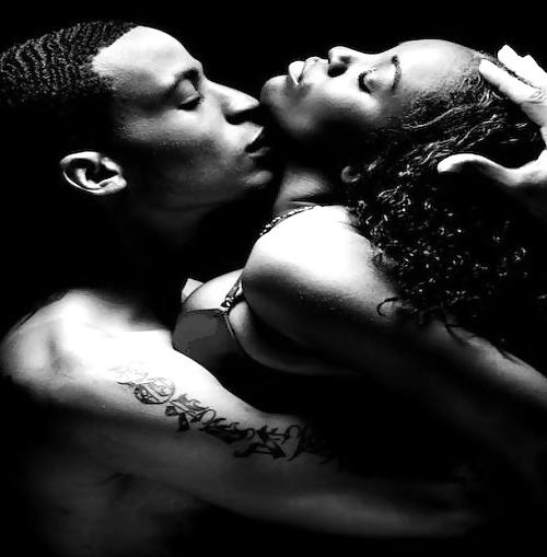 25P Erotic Sensual Kisses in Black&White - Session 1