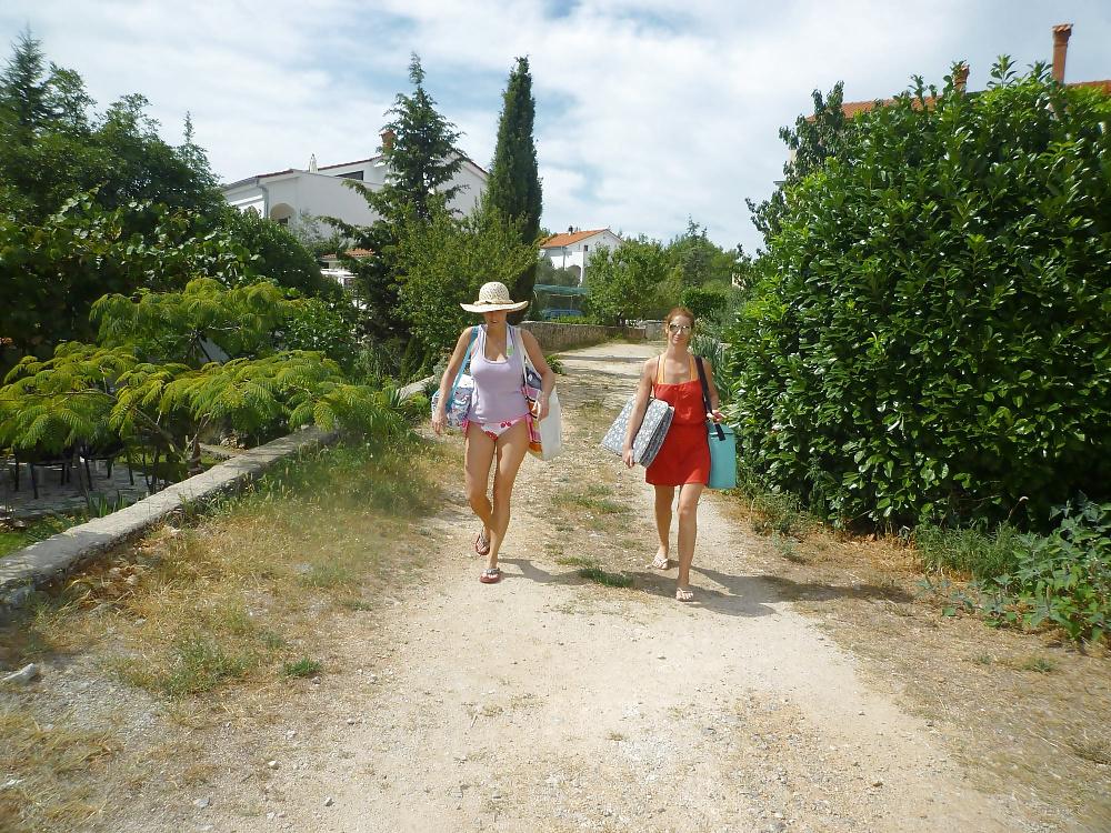 25P Friends on Vacation - Part 2