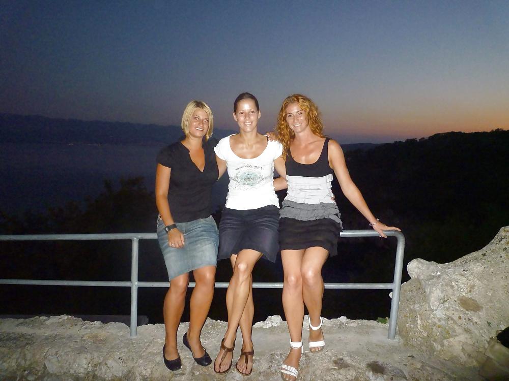 25P Friends on Vacation - Part 2