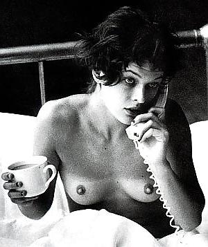 22P Milla jovovich - actress - resident evil -nude