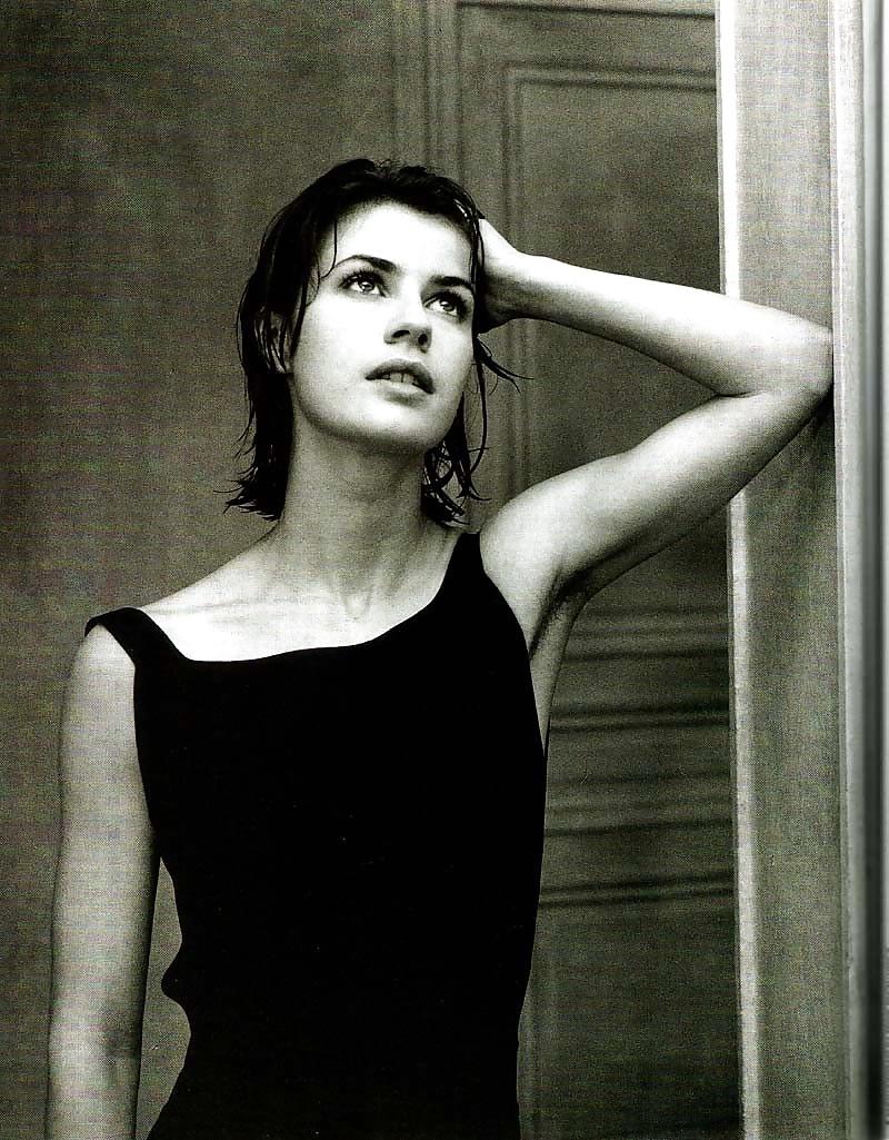 25P Celebrities hairy armpits
