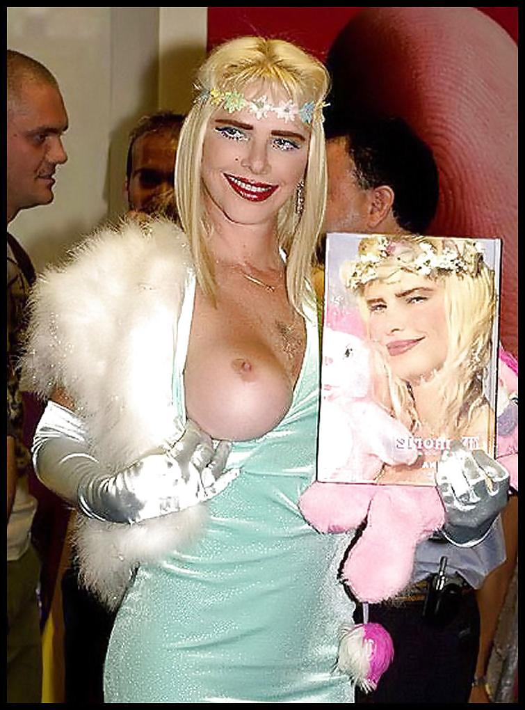 25P CICIOLLINA - ILONA STALLER - londonlad