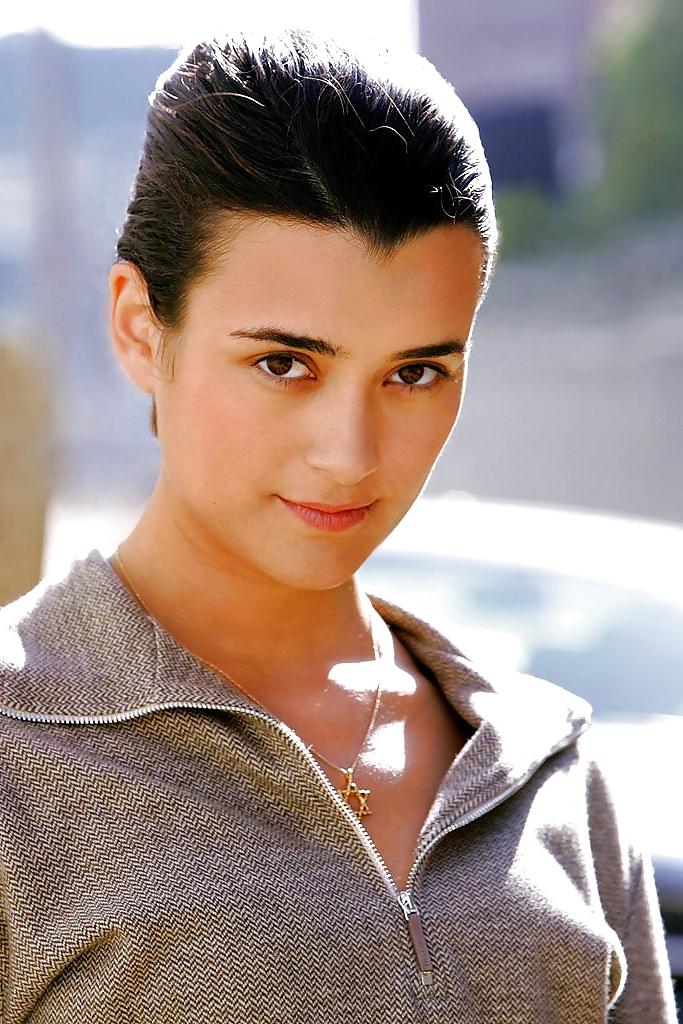 25P Cote de Pablo - sexy Latina babe!