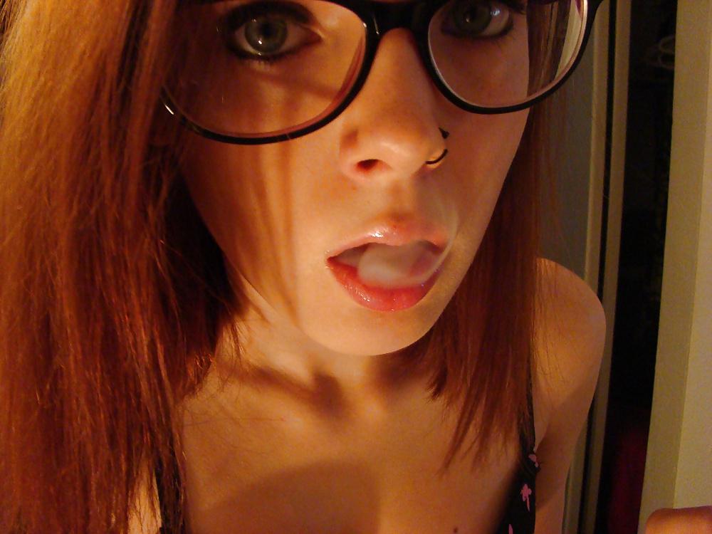 25P Smoking Babes - Drifting Lips