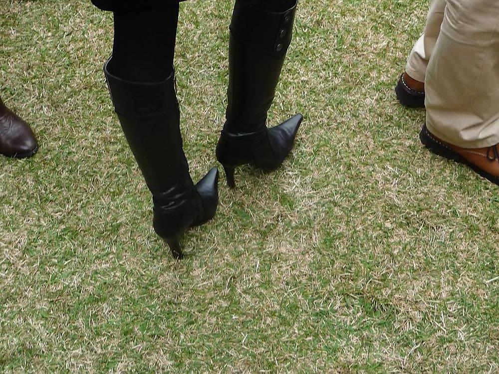 13P Japanese Candids - Feet on the Street 21