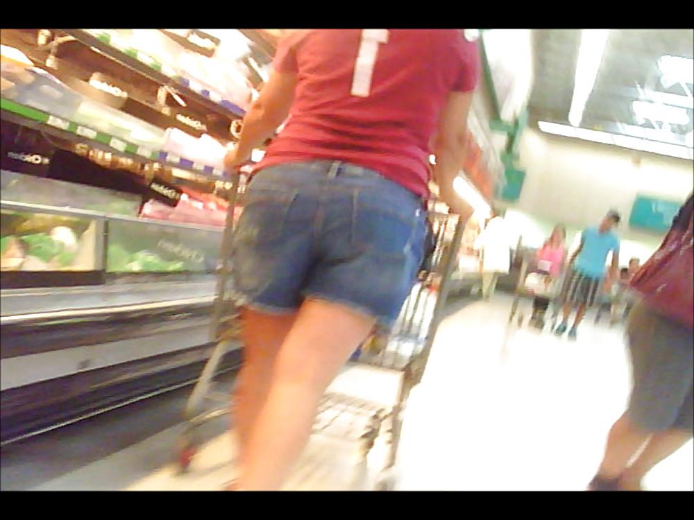 9P Milf Booty Creeping