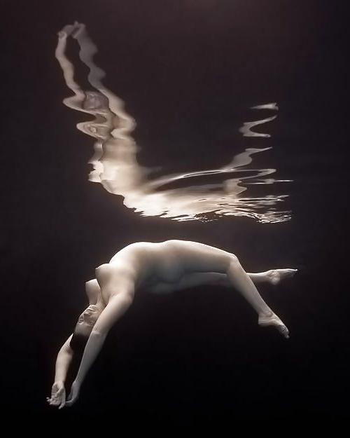 25P Erotic Lust under Water - Session 1