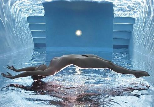 25P Erotic Lust under Water - Session 1