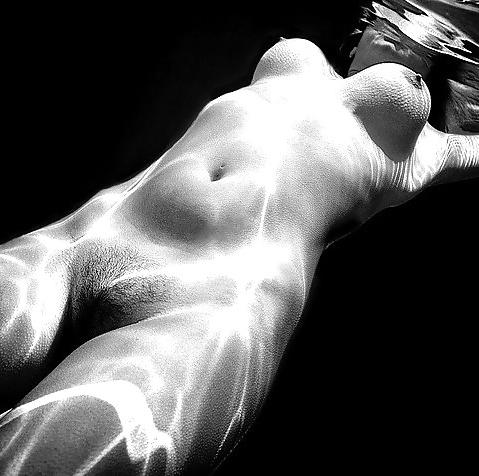 25P Erotic Lust under Water - Session 1