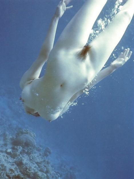 25P Erotic Lust under Water - Session 1