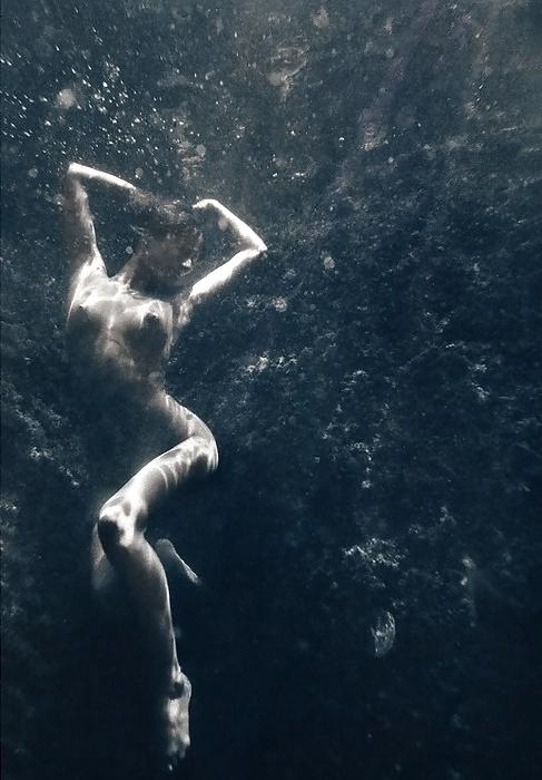25P Erotic Lust under Water - Session 1