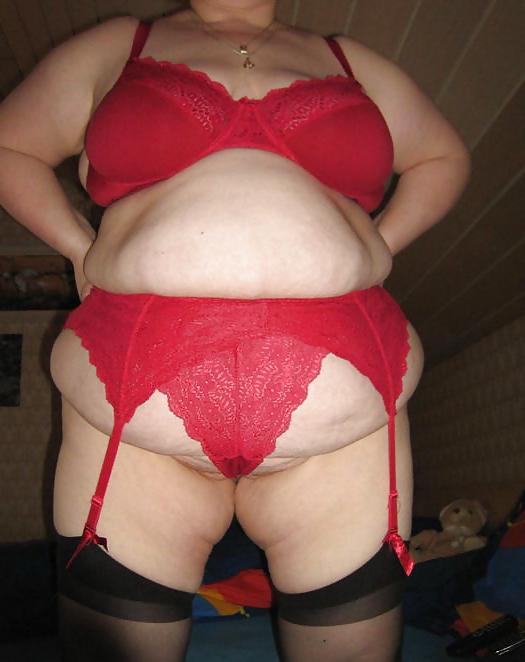 16P Sexy Plump Mums In Lingerie
