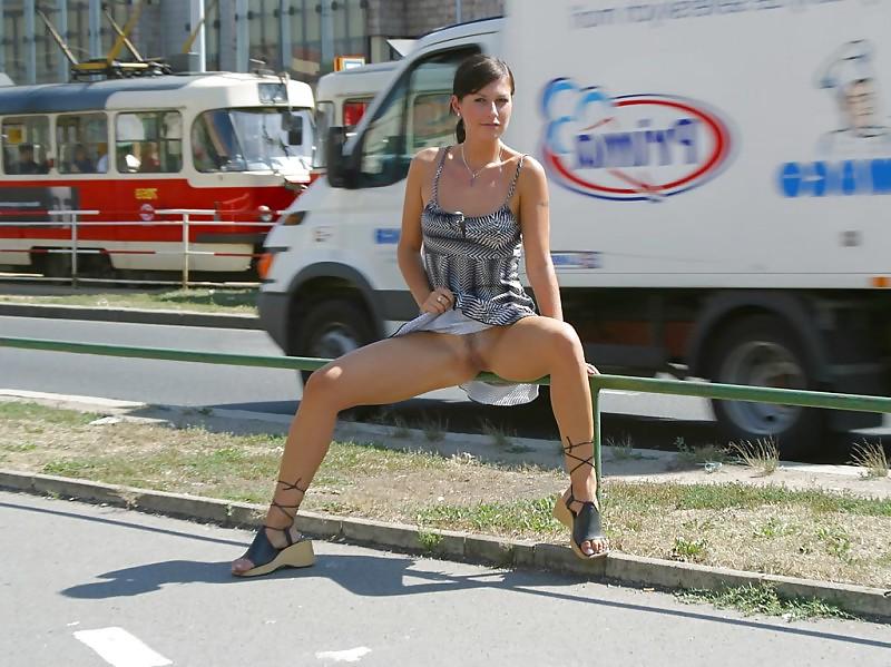 17P Nude In Street Vol 1.