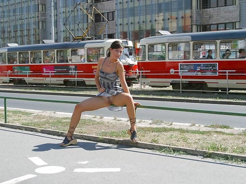 17P Nude In Street Vol 1.