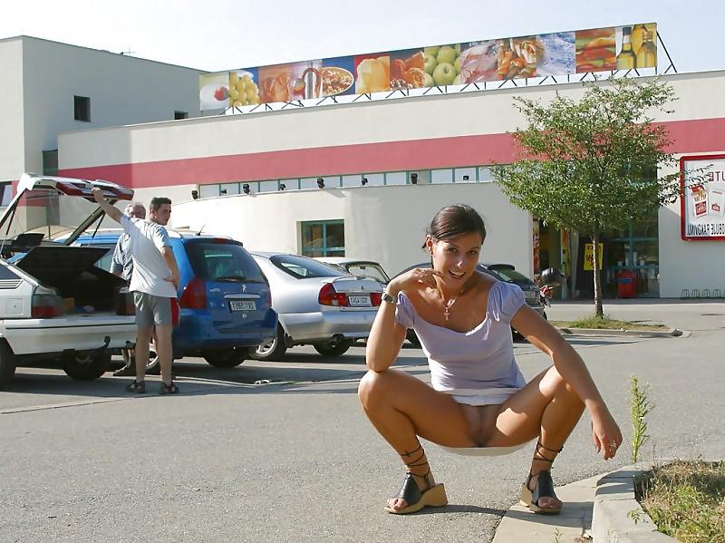 17P Nude In Street Vol 1.