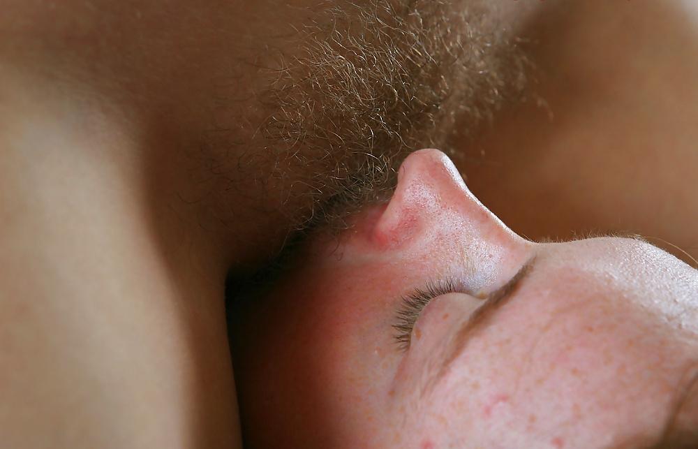 19P EATING HAIRY PUSSY