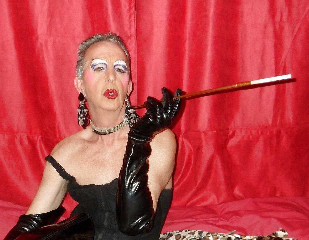 9P Schwanzlutschende Sissy-Schwuchtel des Meisters