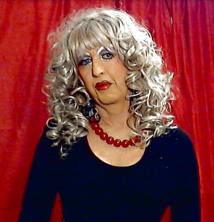 9P Schwanzlutschende Sissy-Schwuchtel des Meisters
