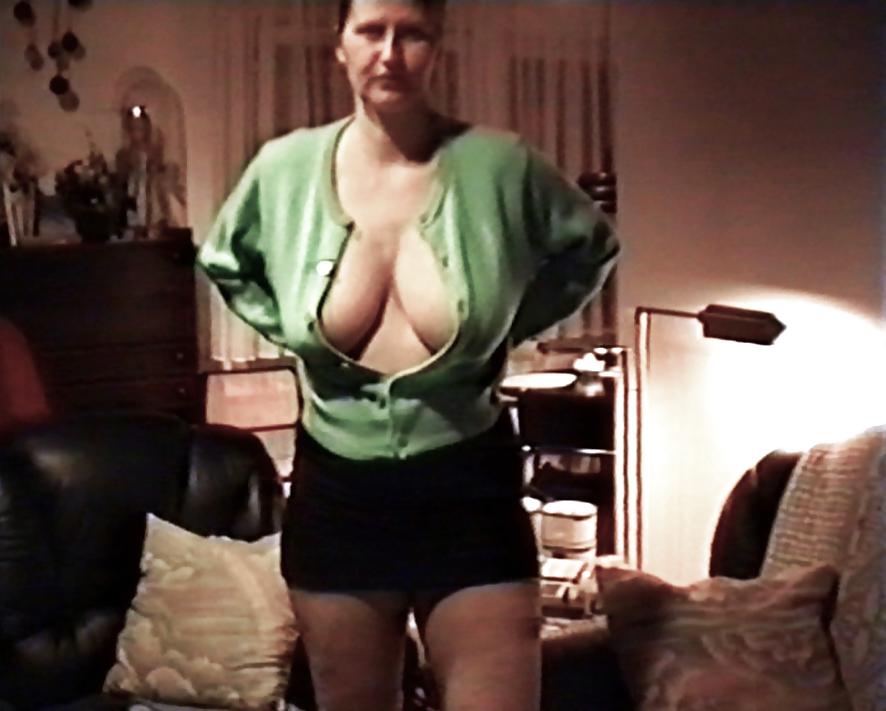 10P SAG - Mommies Big Bikini Boobs In & Out Green Sweater 10