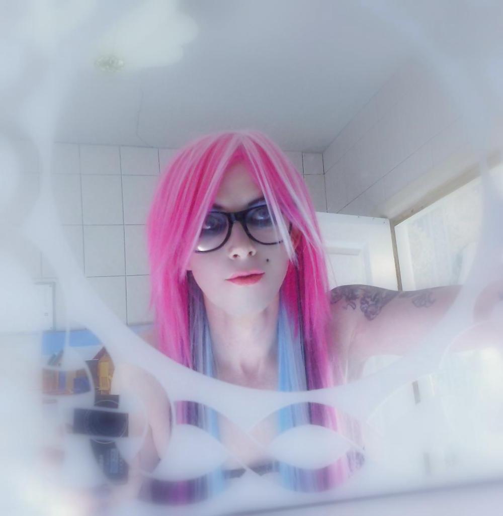 25P Tranny Supersatin Emo Goth Rock Chick Pics 3 ( Face pics )