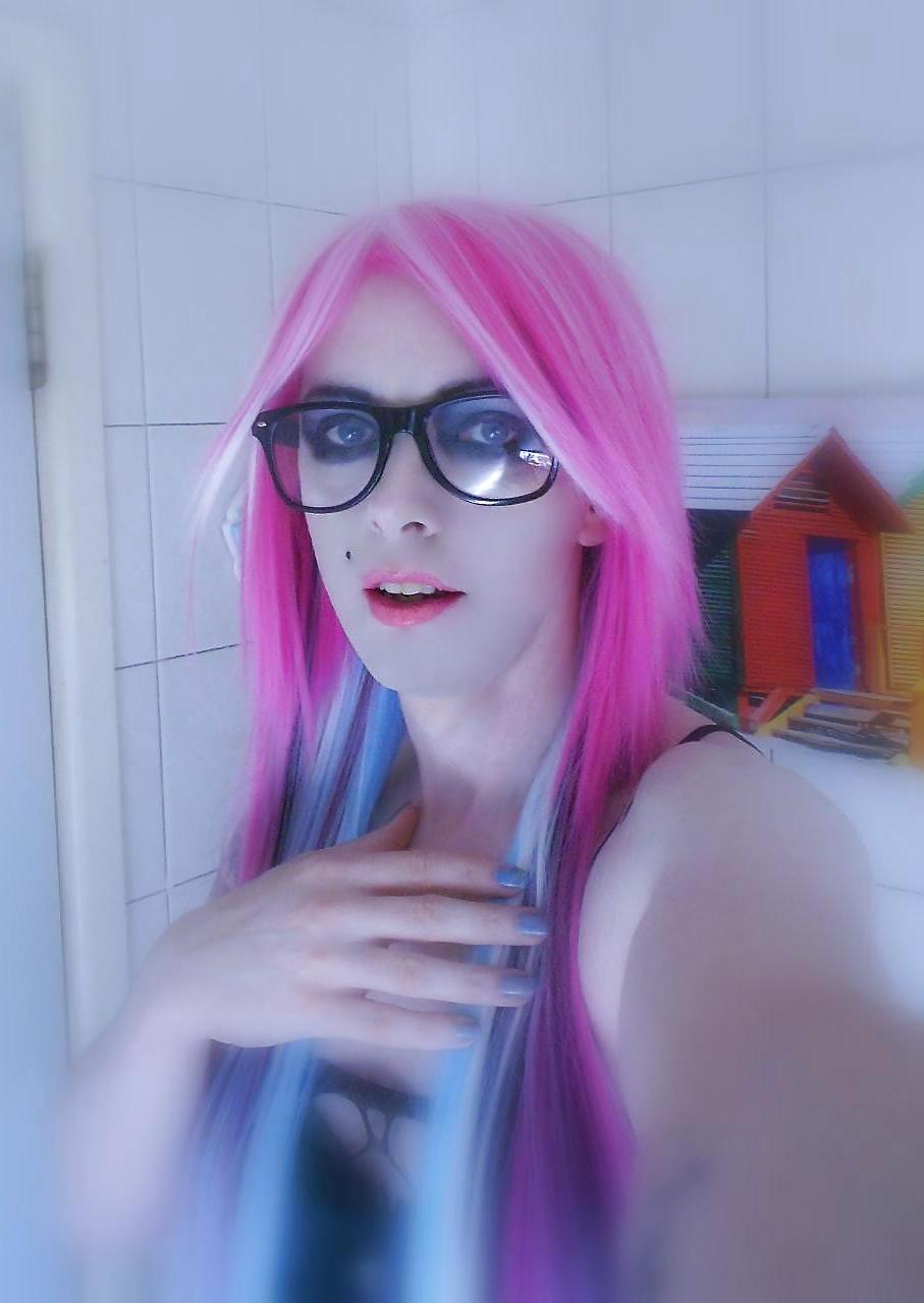25P Tranny Supersatin Emo Goth Rock Chick Pics 3 ( Face pics )