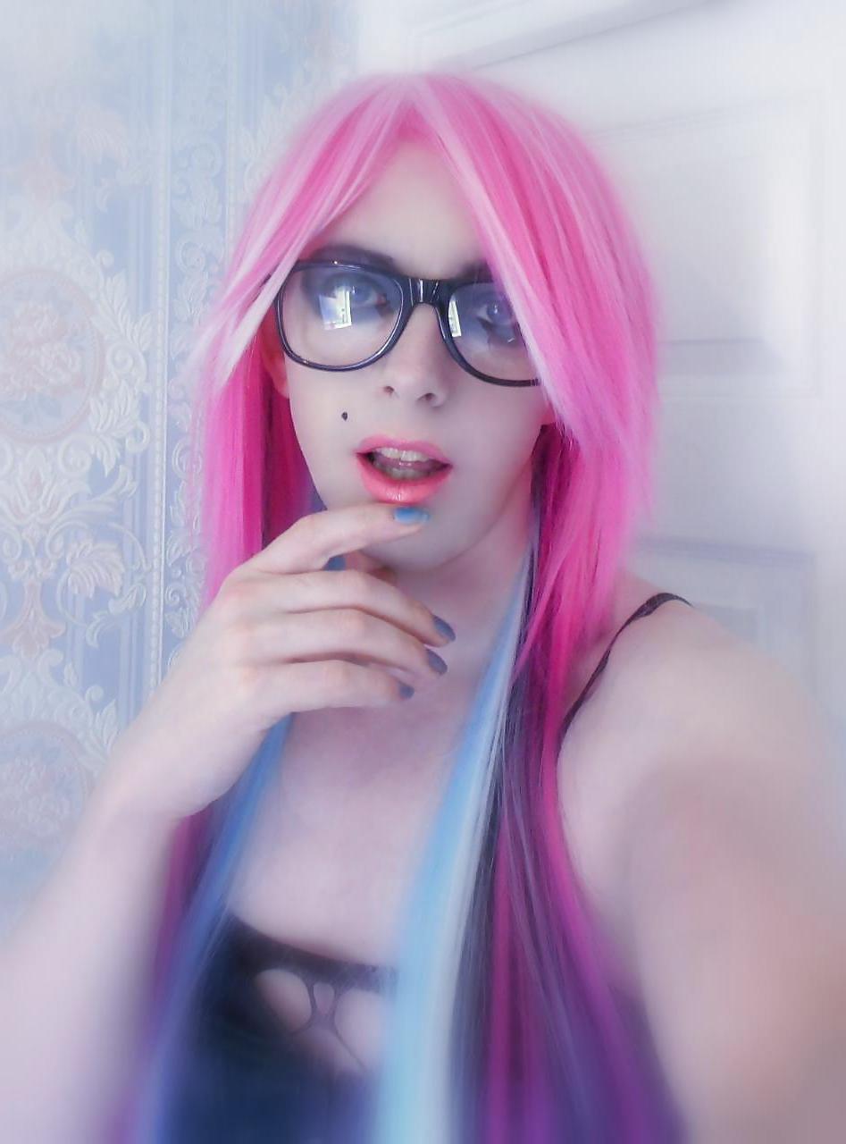 25P Tranny Supersatin Emo Goth Rock Chick Pics 3 ( Face pics )