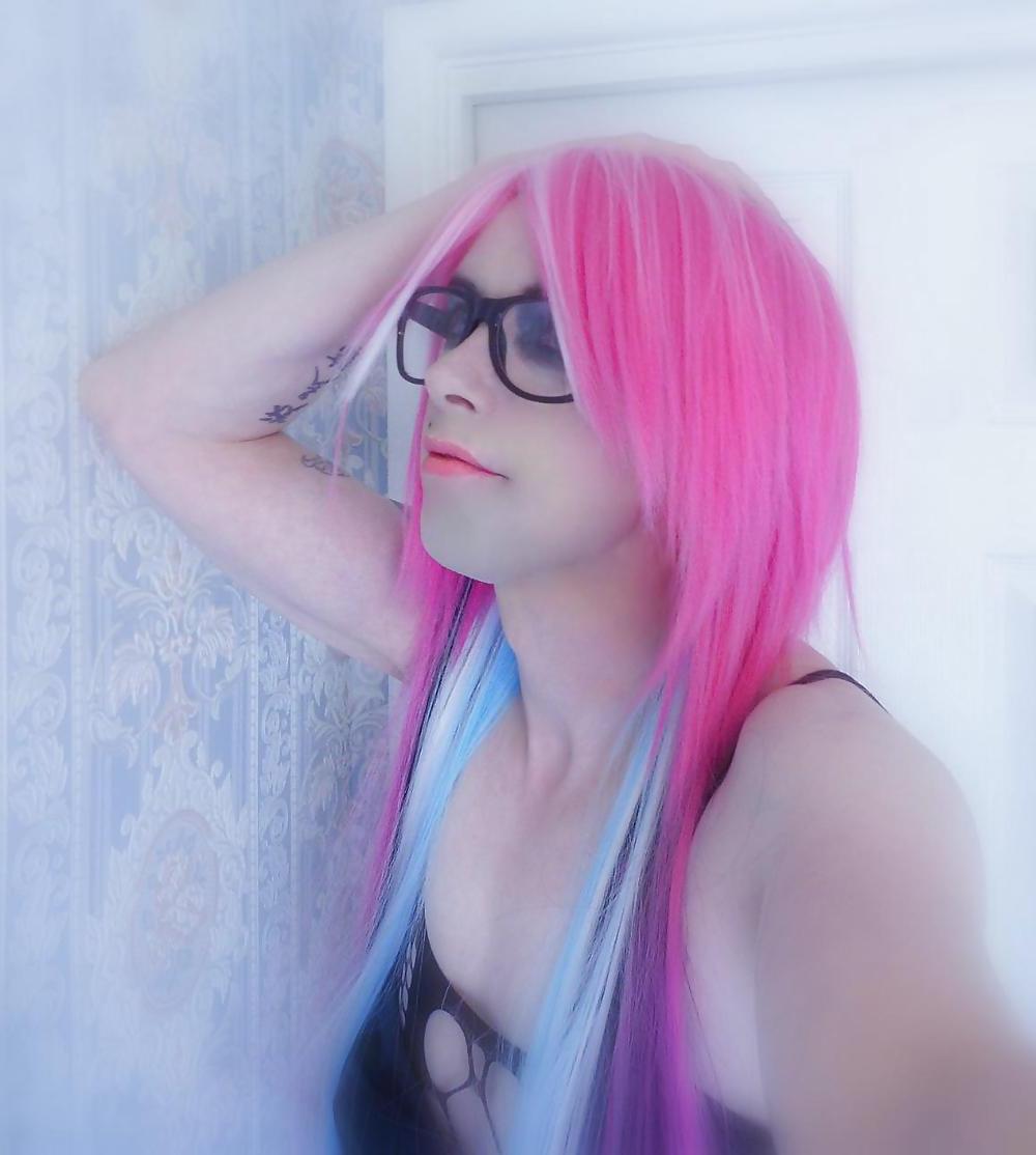 25P Tranny Supersatin Emo Goth Rock Chick Pics 3 ( Face pics )