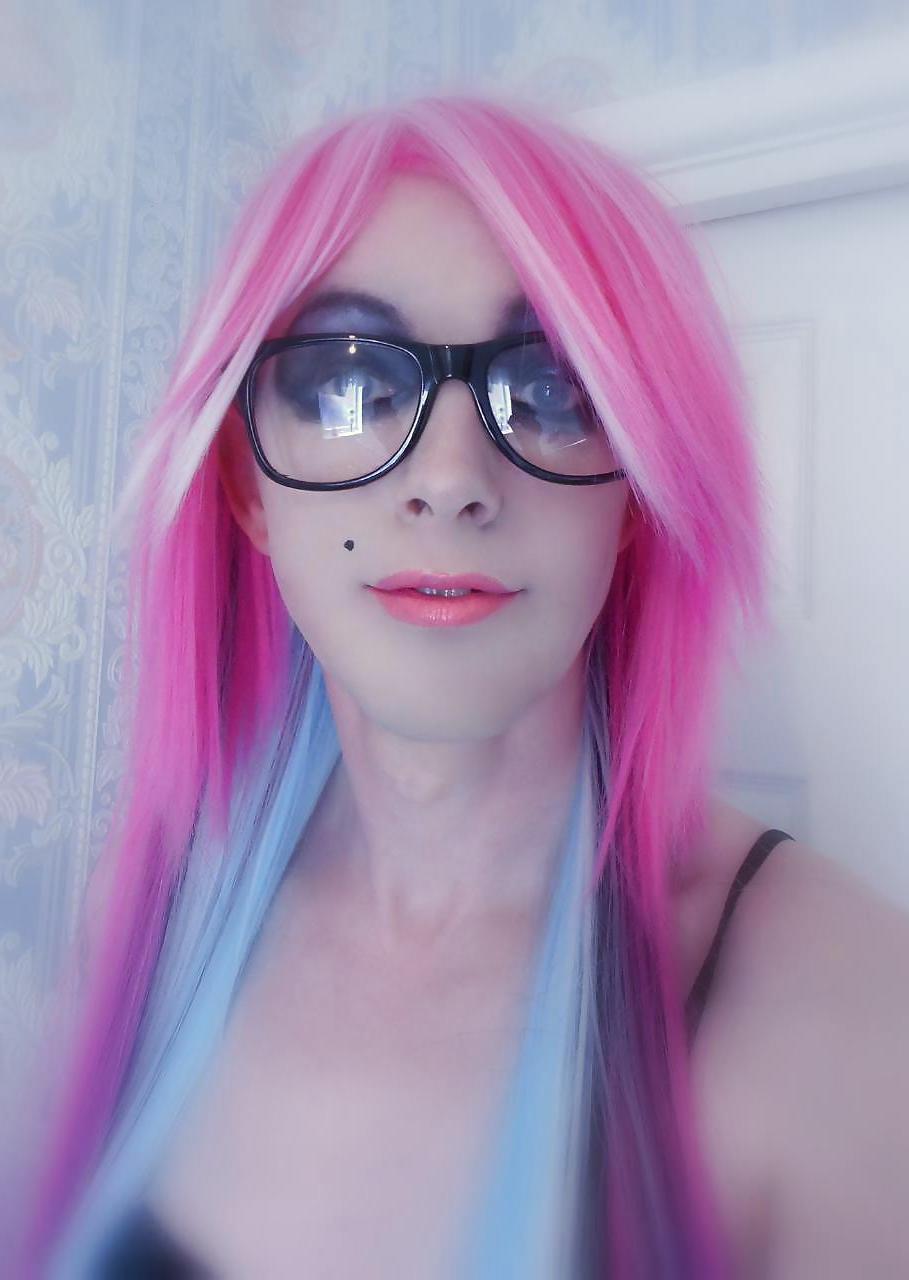 25P Tranny Supersatin Emo Goth Rock Chick Pics 3 ( Face pics )