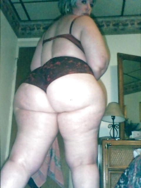 8P Pawg mom with huge booty