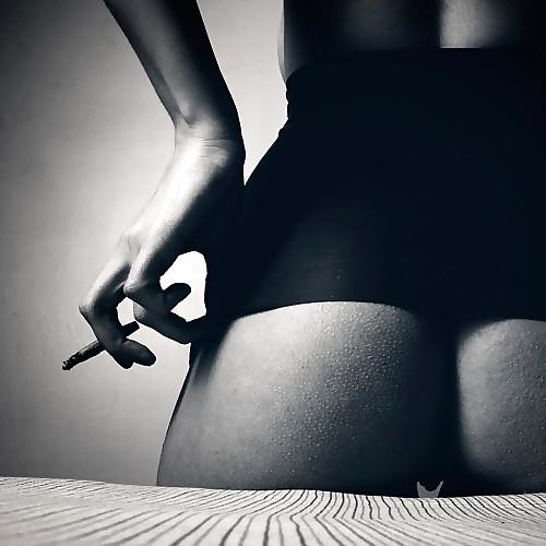 25P Smoking Erotic Hotties - Session 1