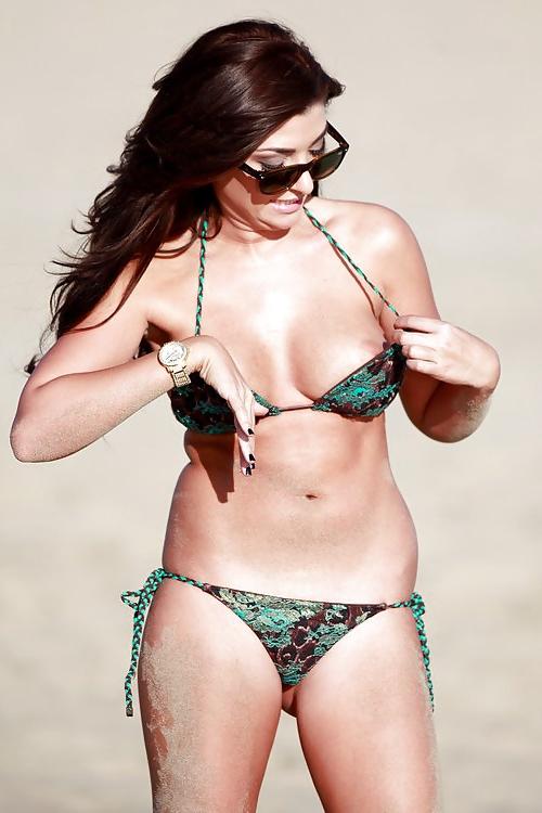 17P Celebrities Nude Slip 31