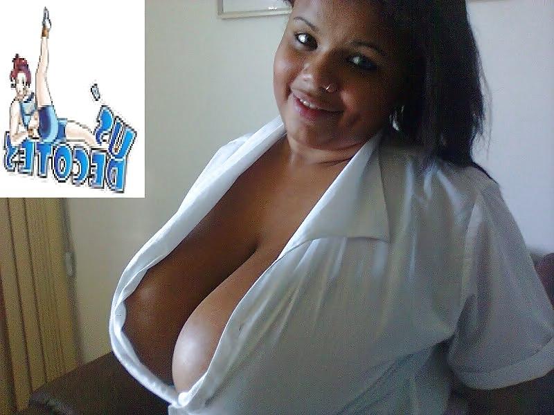 25P Brazilian Big Boobs Girl
