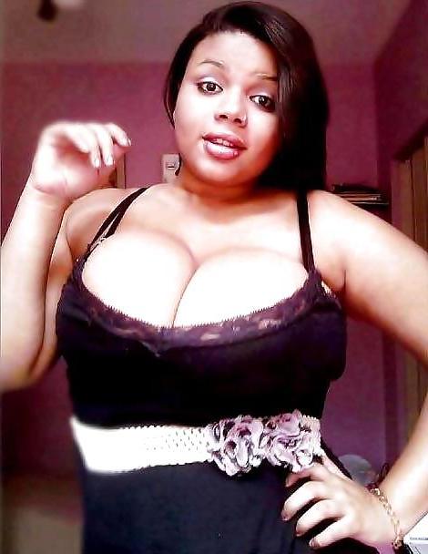 25P Brazilian Big Boobs Girl