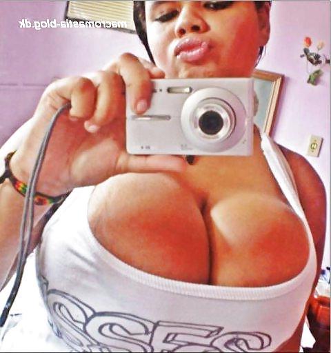 25P Brazilian Big Boobs Girl