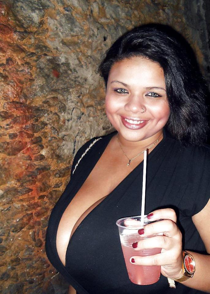 25P Brazilian Big Boobs Girl
