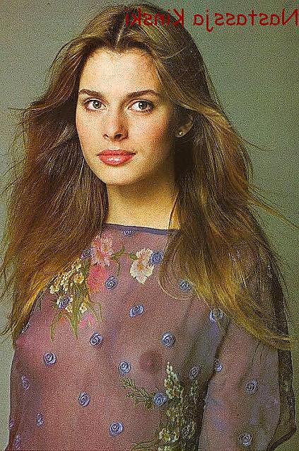 25P Naked Celebrity mothers and not their daughters