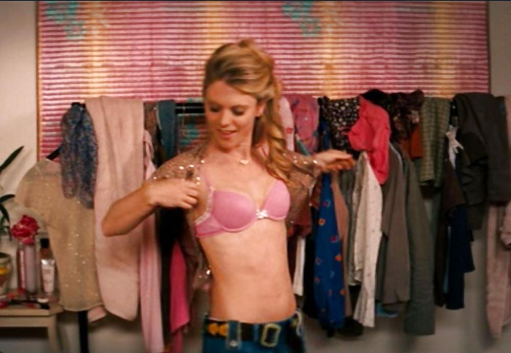 25P Emilia Fox