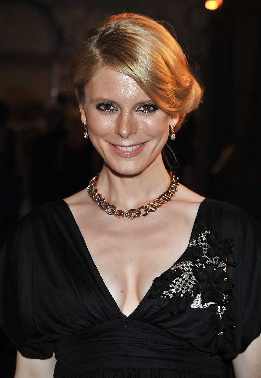 25P Emilia Fox