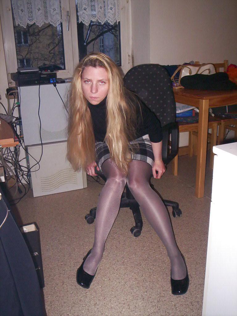 19P Sexy girl in stockings