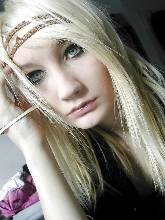 25P Emo Girls