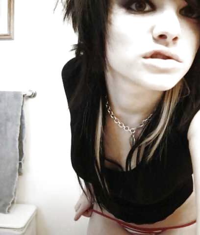 25P Emo Girls