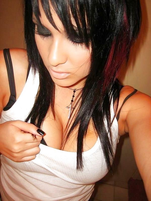 25P Emo Girls