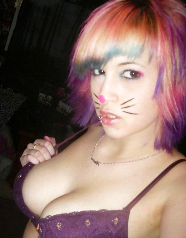 25P Emo Girls