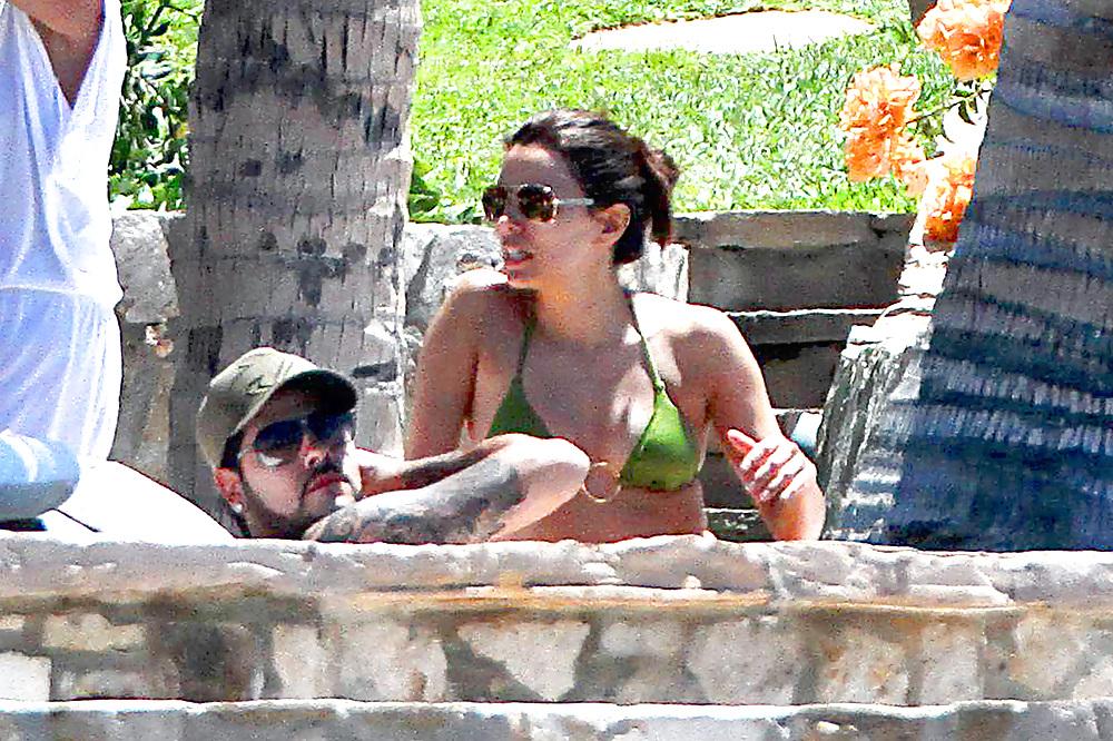 11P Eva Longoria in a Bikini Booty Shot
