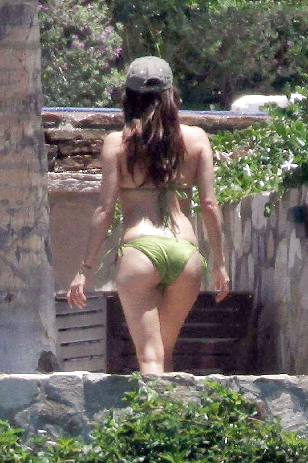 11P Eva Longoria in a Bikini Booty Shot