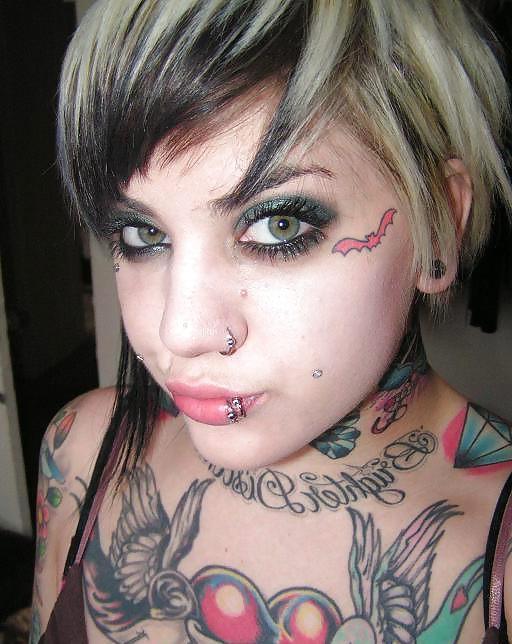 25P Emo girls