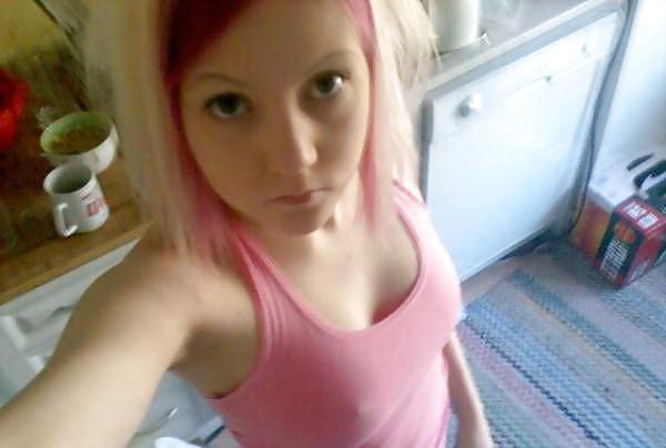 25P Emo girls
